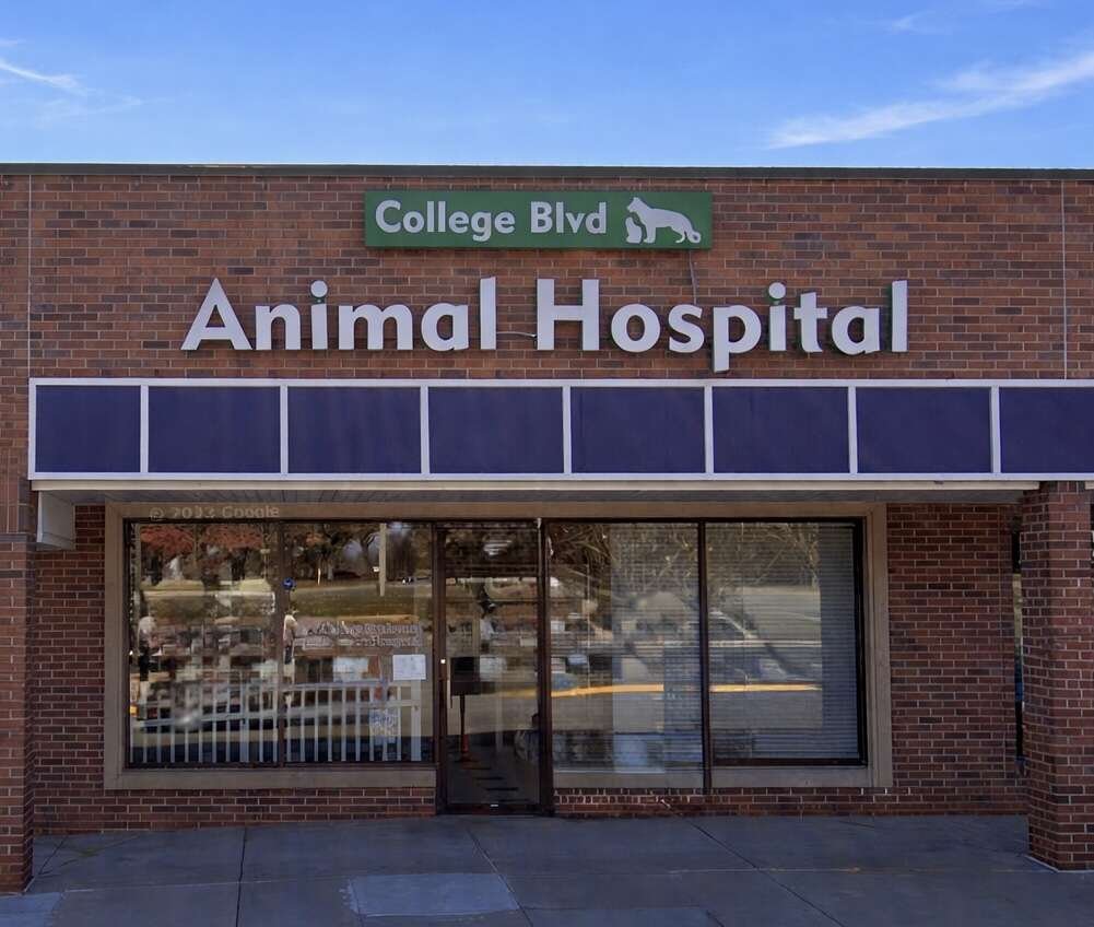 College Boulevard Animal Hospital building in Overland Park, Kansas